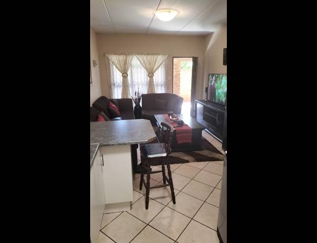 2 BEDROOM APARTMENT FOR SALE IN KLIPPOORTJE